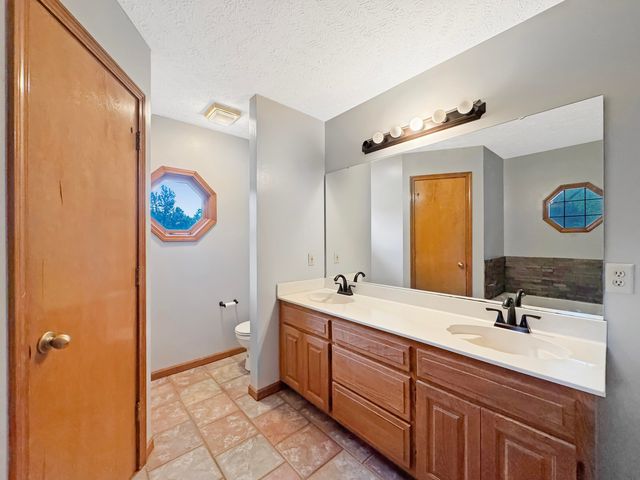 303 South Suburban Avenue, Springfield, MO 65802