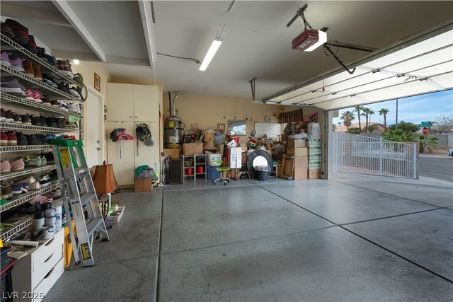 8993 Crystal Lagoon Court, Las Vegas, NV 89147