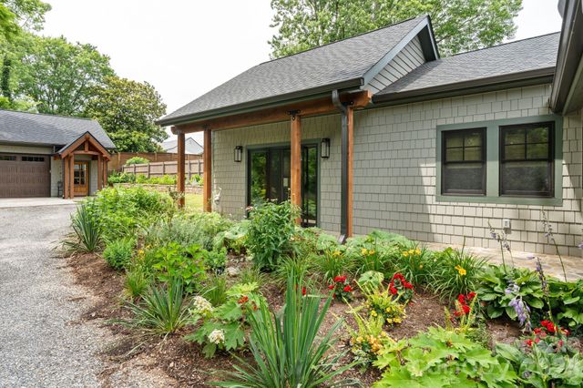 664 Lakeshore Drive, Asheville, NC 28804