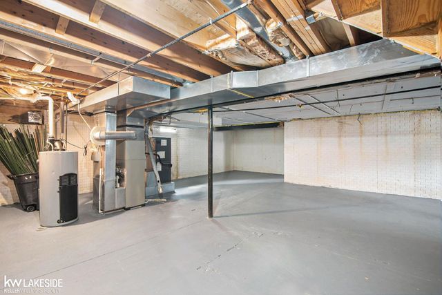 1593 Club House Court, Pontiac, MI 48340