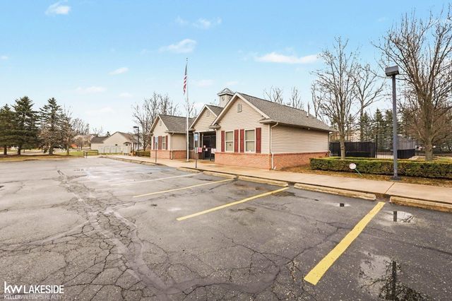 1593 Club House Court, Pontiac, MI 48340