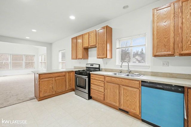 1593 Club House Court, Pontiac, MI 48340