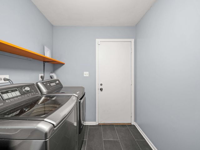 2409 The Strand, Northbrook, IL 60062