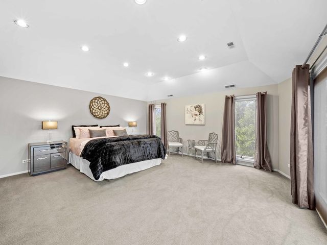 2409 The Strand, Northbrook, IL 60062