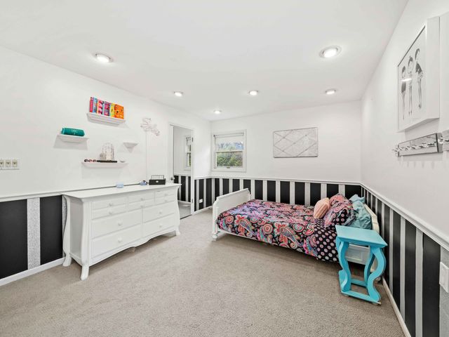 2409 The Strand, Northbrook, IL 60062