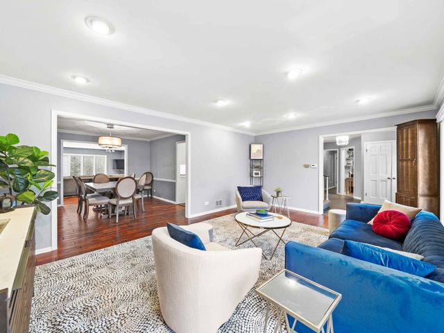 2409 The Strand, Northbrook, IL 60062