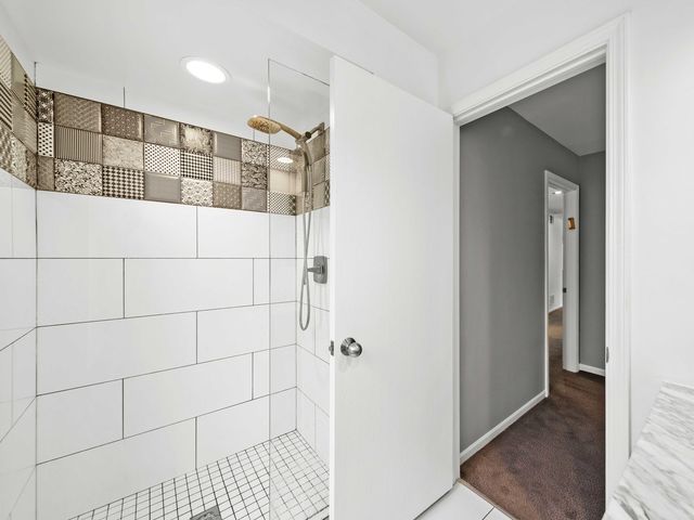 2409 The Strand, Northbrook, IL 60062