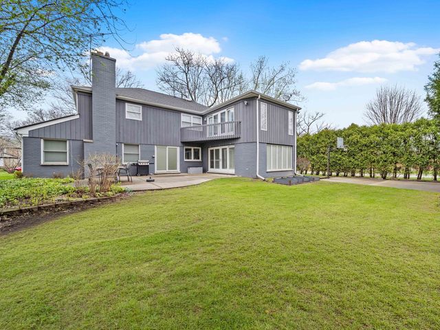 2409 The Strand, Northbrook, IL 60062