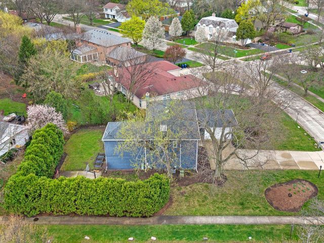 2409 The Strand, Northbrook, IL 60062