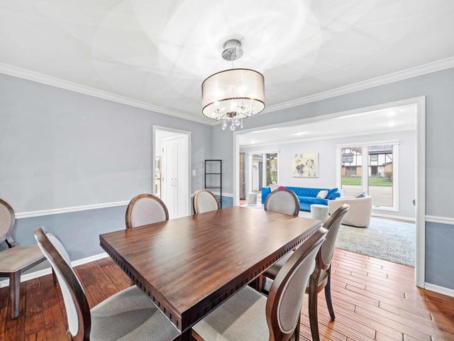 2409 The Strand, Northbrook, IL 60062