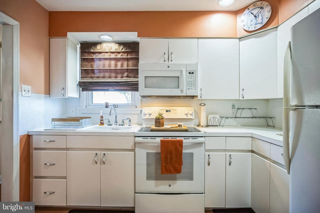 2248 MARLON AVENUE, Pennsauken, NJ 08110