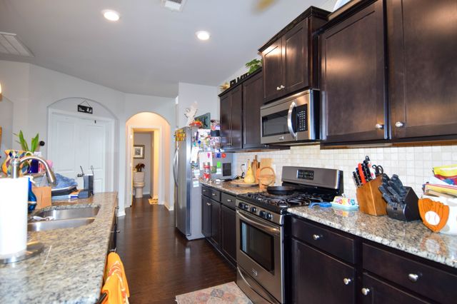 211 Hempstead Ct, Gallatin, TN 37066