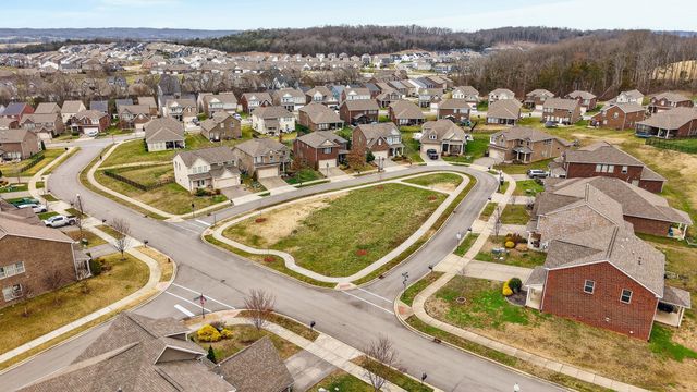 211 Hempstead Ct, Gallatin, TN 37066