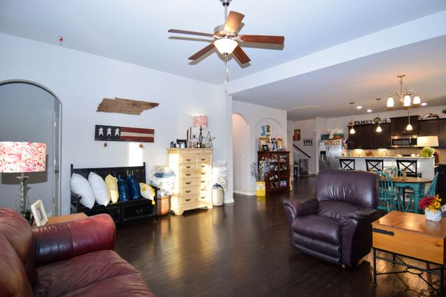 211 Hempstead Ct, Gallatin, TN 37066