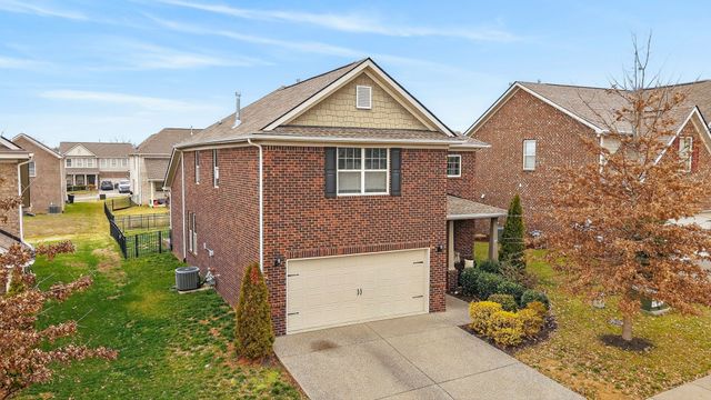 211 Hempstead Ct, Gallatin, TN 37066