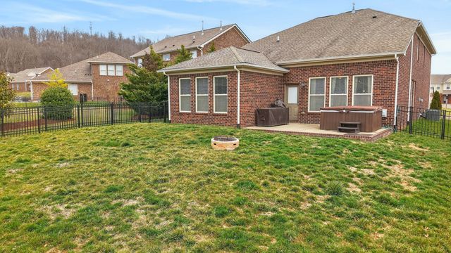 211 Hempstead Ct, Gallatin, TN 37066