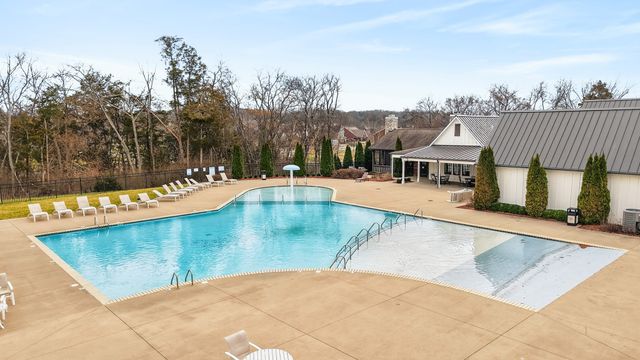 211 Hempstead Ct, Gallatin, TN 37066