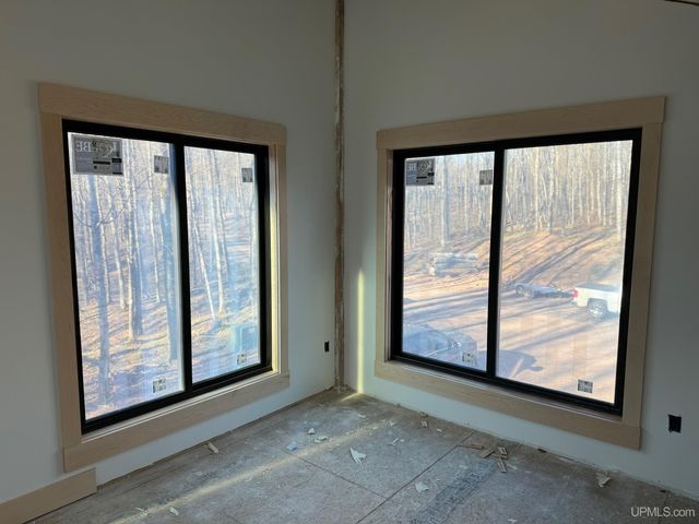 15710 Coles Creek Road, Atlantic Mine, MI 49905