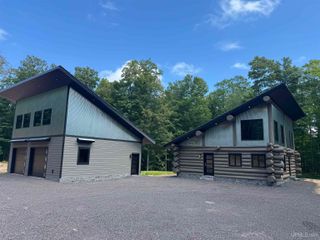 15710 Coles Creek Road, Atlantic Mine, MI 49905