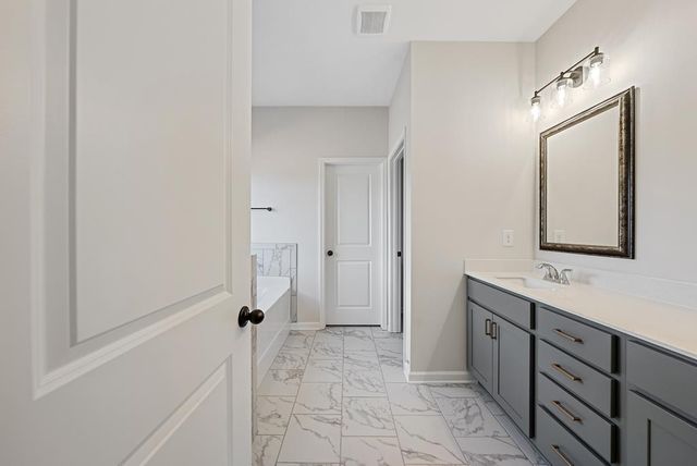 106 Beaver Creek Way, Lagrange, GA 30241