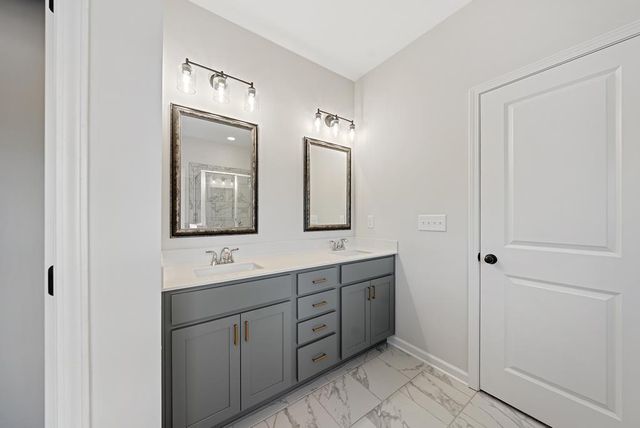 106 Beaver Creek Way, Lagrange, GA 30241