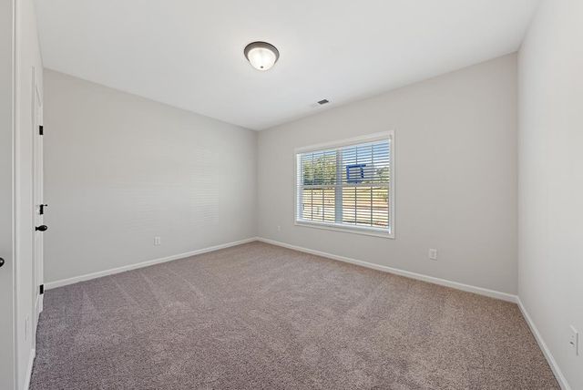 106 Beaver Creek Way, Lagrange, GA 30241