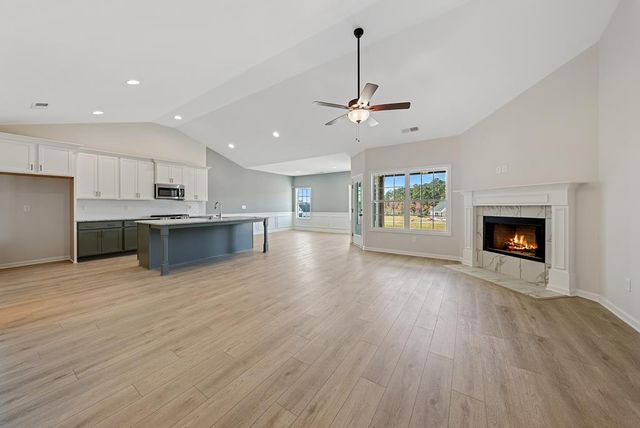 106 Beaver Creek Way, Lagrange, GA 30241