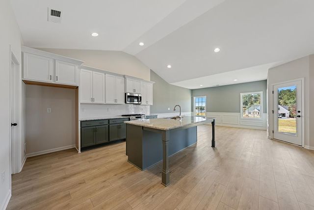 106 Beaver Creek Way, Lagrange, GA 30241