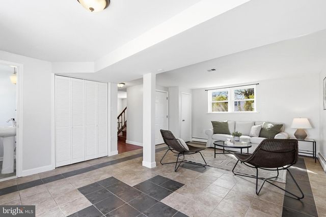 4422 HAMILTON DR, Woodbridge, VA 22193