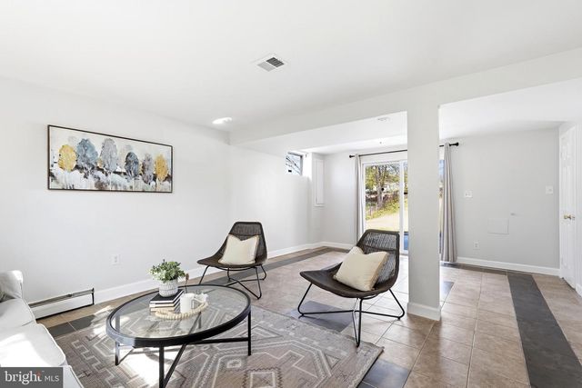 4422 HAMILTON DR, Woodbridge, VA 22193