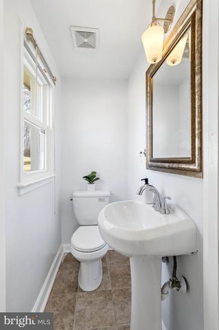 4422 HAMILTON DR, Woodbridge, VA 22193