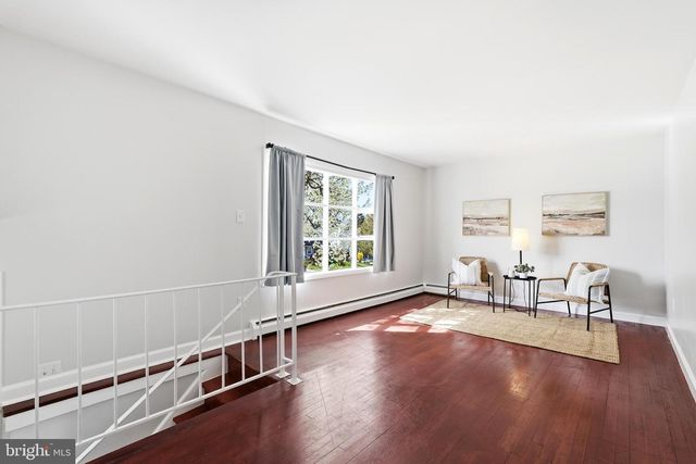 4422 HAMILTON DR, Woodbridge, VA 22193