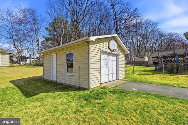 4422 HAMILTON DR, Woodbridge, VA 22193