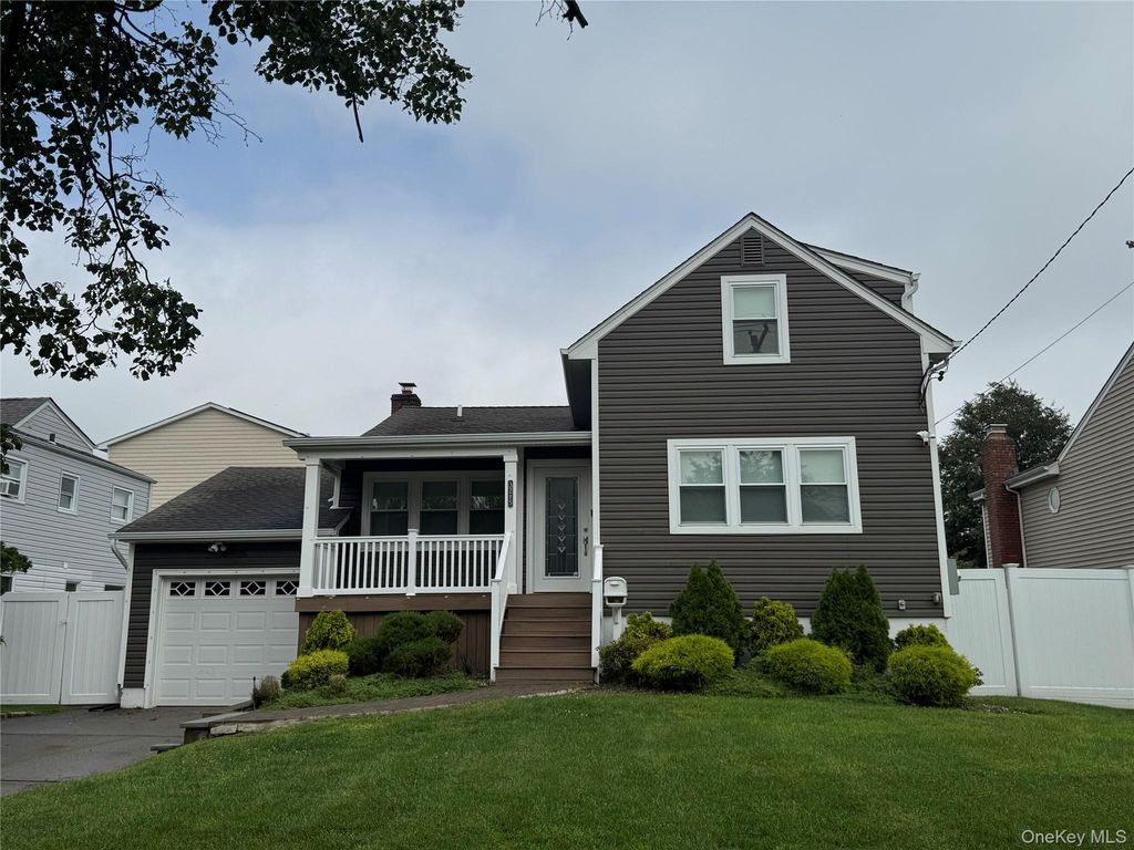 3215 Eastern Parkway, Baldwin, NY 11510 — photo 2