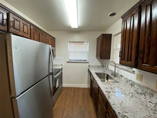 2110 Stone Moss Lane, Grapevine, TX 76051