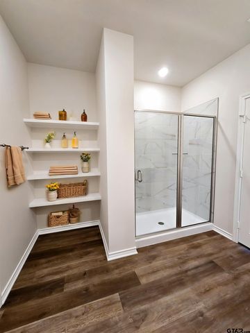 300 Erica Way, Lindale, TX 75771