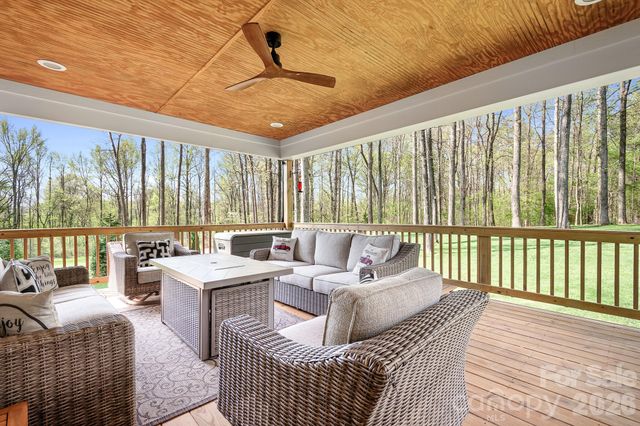226 Carters Farm Drive, Statesville, NC 28625