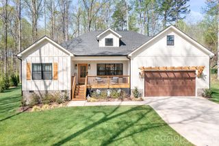 226 Carters Farm Drive, Statesville, NC 28625