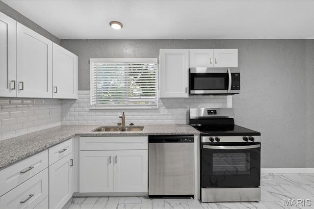 2428 Golfway Drive, St Charles, MO 63301