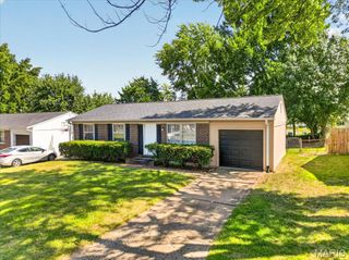 2428 Golfway Drive, St Charles, MO 63301