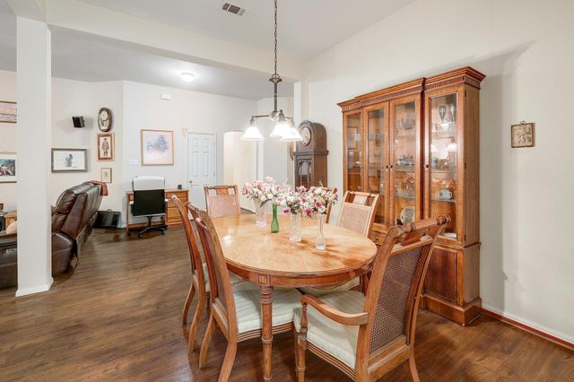 210 Buoy CIR, Georgetown, TX 78633