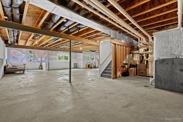 2882 Trillium Hills Drive, Commerce Charter Township, MI 48382