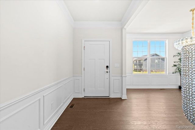 2882 Trillium Hills Drive, Commerce Charter Township, MI 48382