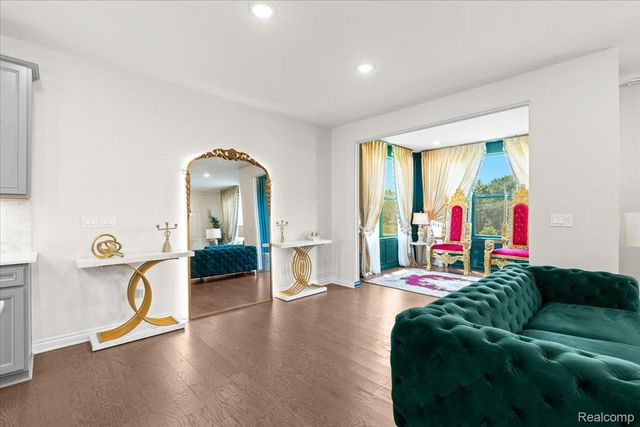 2882 Trillium Hills Drive, Commerce Charter Township, MI 48382