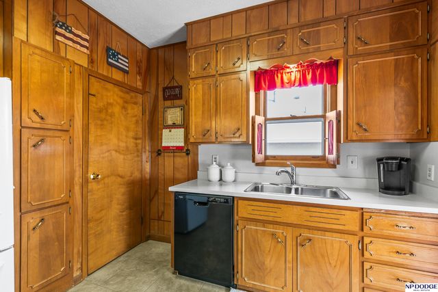 733 E 3 Street, Fremont, NE 68025