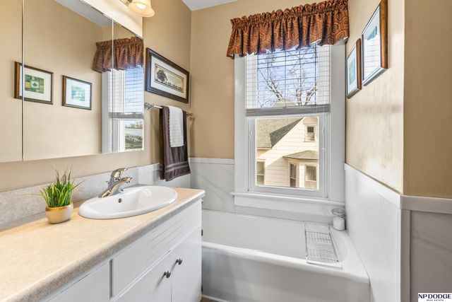 733 E 3 Street, Fremont, NE 68025