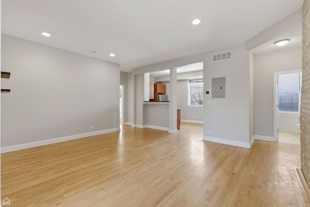 4444 N Beacon Street 1, Chicago, IL 60640