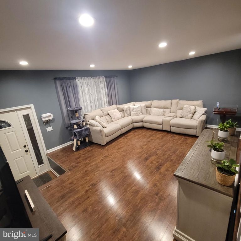 12230 MEDFORD RD, PHILADELPHIA, PA 19154 — photo 2