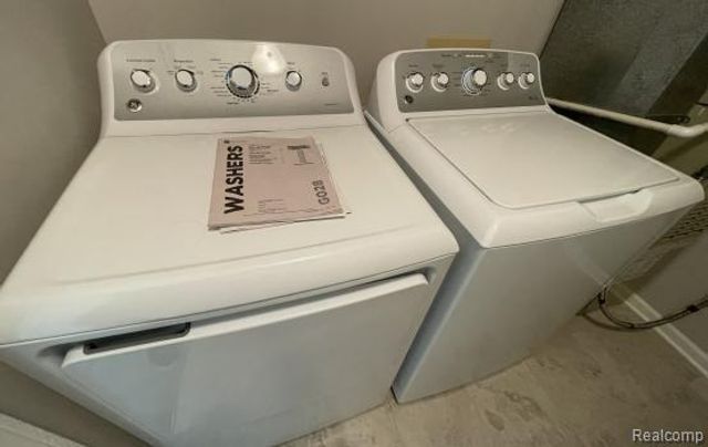 27595 Harrison Woods Lane, Harrison Charter Township, MI 48045