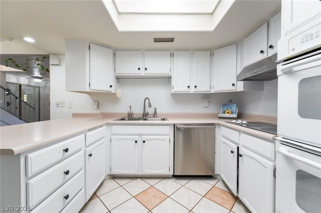 3483 Victory Avenue, Las Vegas, NV 89121